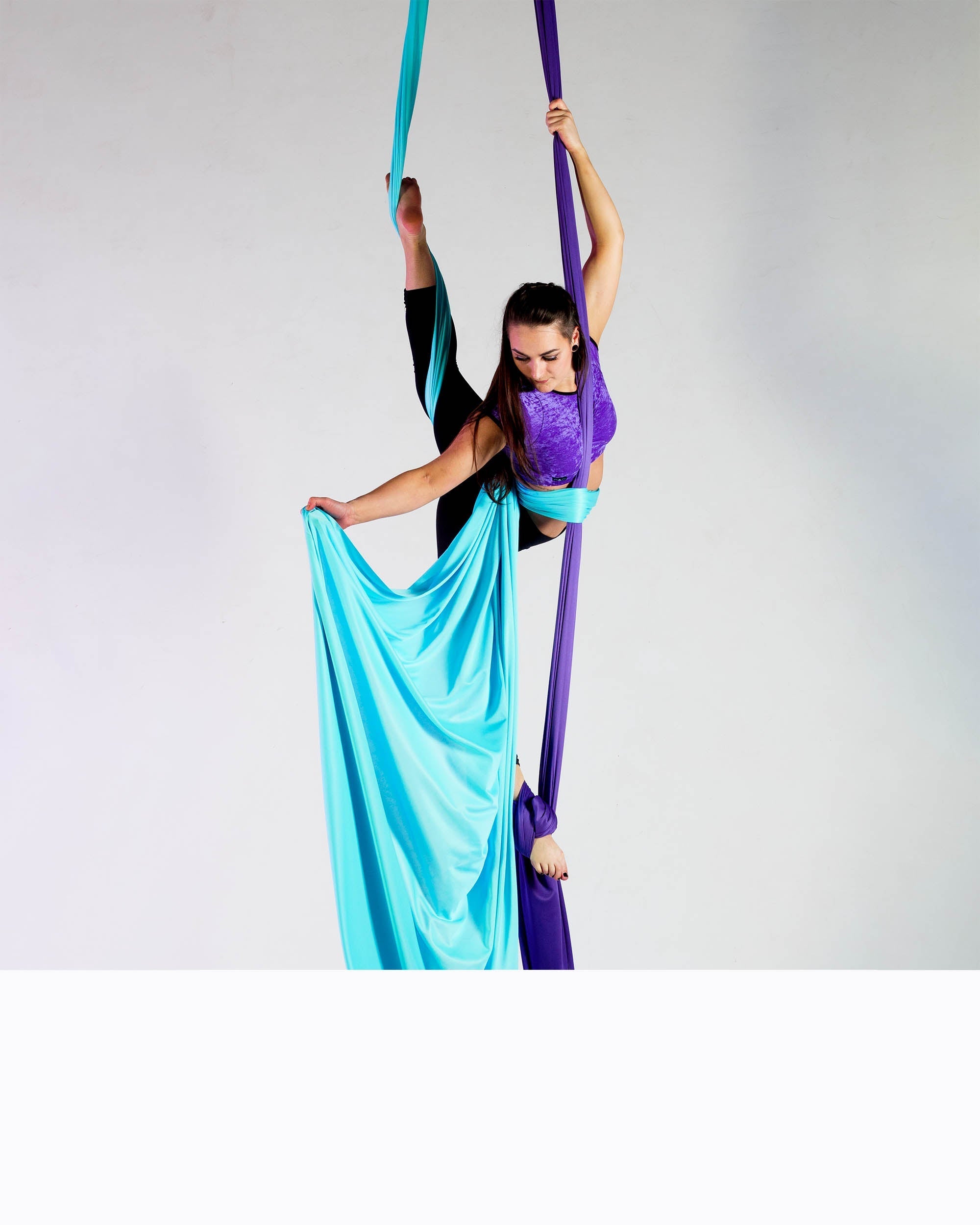 Tying Dual Colour Aerial Silks